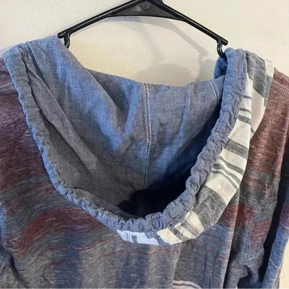 Lions Crest Striped Hoodie - Picture 4 of 6